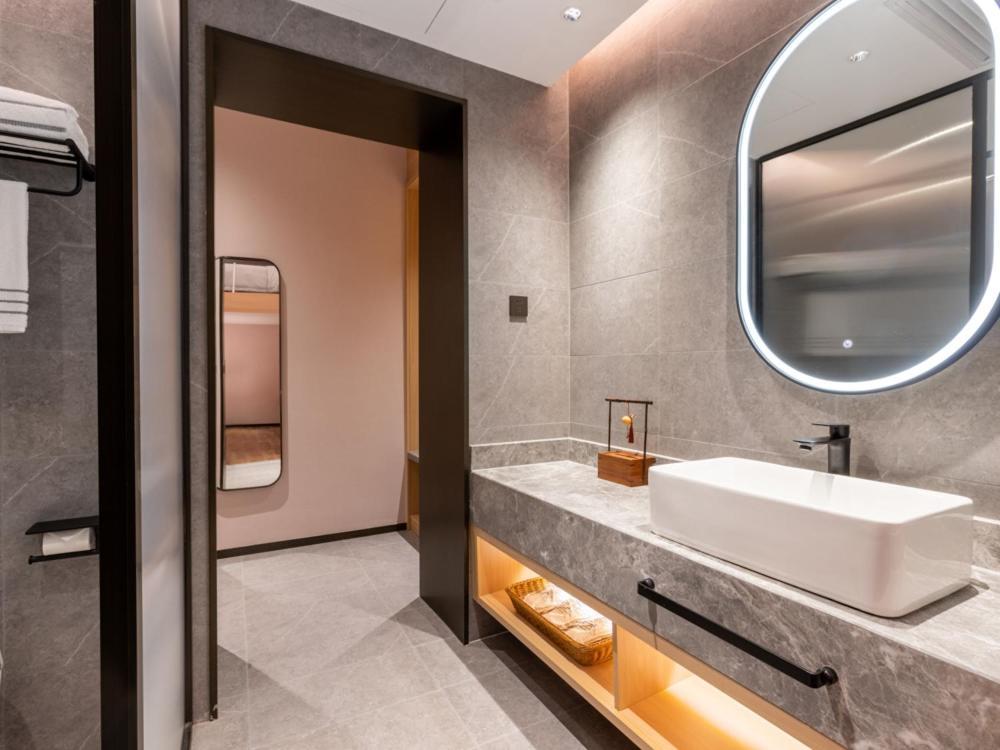 Yunju Hotel Beijing Yonghe Palace Guijie Siheyuan ภายนอก รูปภาพ